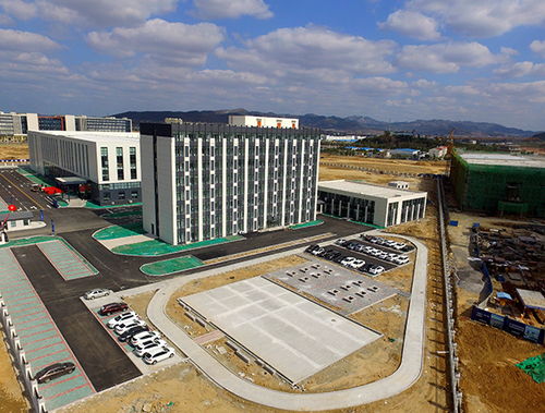 火炬高技术产业开发区 时政要闻 前三季度,24个项目全部开工建设,12个项目已投产使用